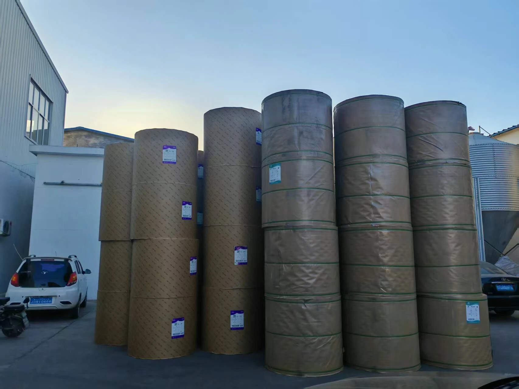 PE/PLA Coated 190-320GSM Kraft Brown Paper Roll - Image 3